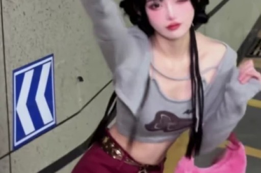 娱乐圈一日三爆瓜！同居、人设翻车、被滞留海外个个戳中眼球