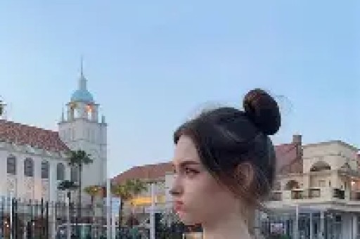 开年第一瓜反转！关晓彤王安宇恋情被曝鹿晗范丞丞紧急声明