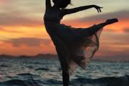 愚人节站姐整活大赛：鹿晗站姐发杨幂粉丝：关注你三年就给我看这